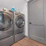 Tranquil Oasis 2 Bedroom Suite With Pool View